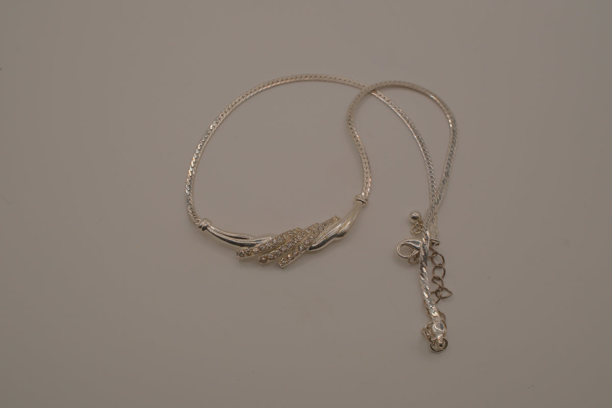 Vintage Avon silver-tone herringbone necklace