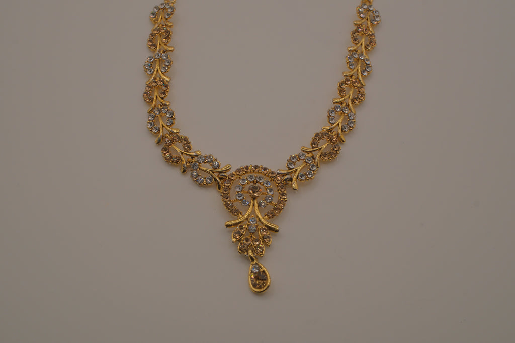 Elegant gold-toned statement necklace