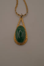 Vintage green cabochon pendant necklace