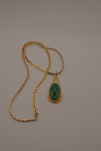 Vintage green cabochon pendant necklace