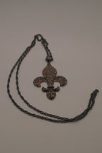 Fleur-de-lis pendant necklace