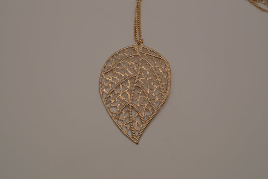 Gold-tone filigree leaf pendant necklace