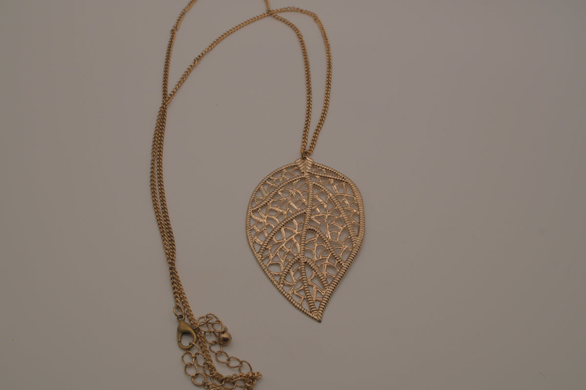 Gold-tone filigree leaf pendant necklace