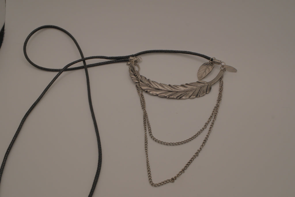 Nygard Bohemian-style layered feather necklace&nbsp;