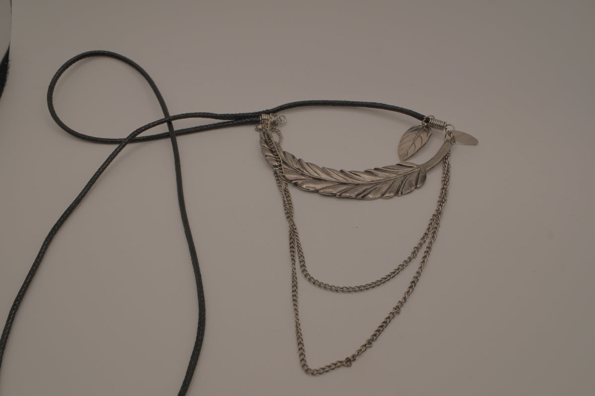 Nygard Bohemian-style layered feather necklace&nbsp;