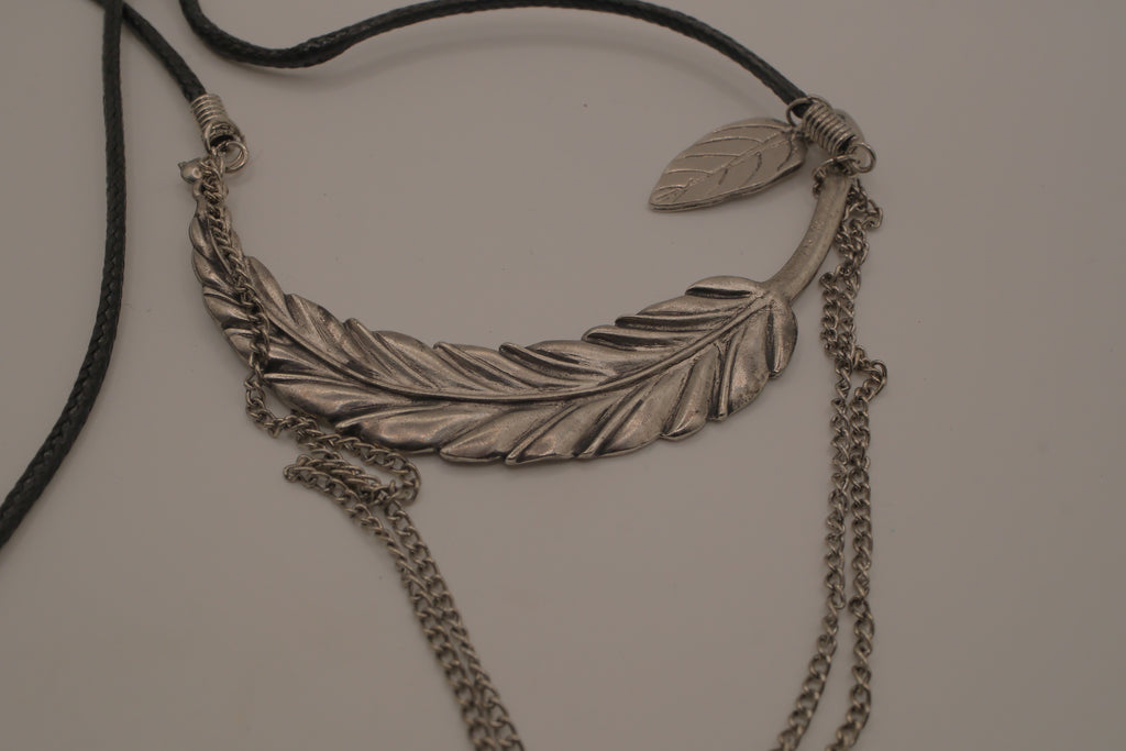 Nygard Bohemian-style layered feather necklace&nbsp;