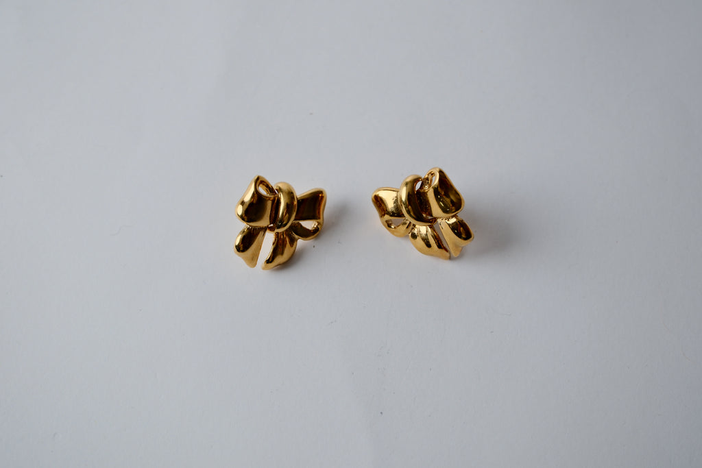 Vintage Gold Bow Studs