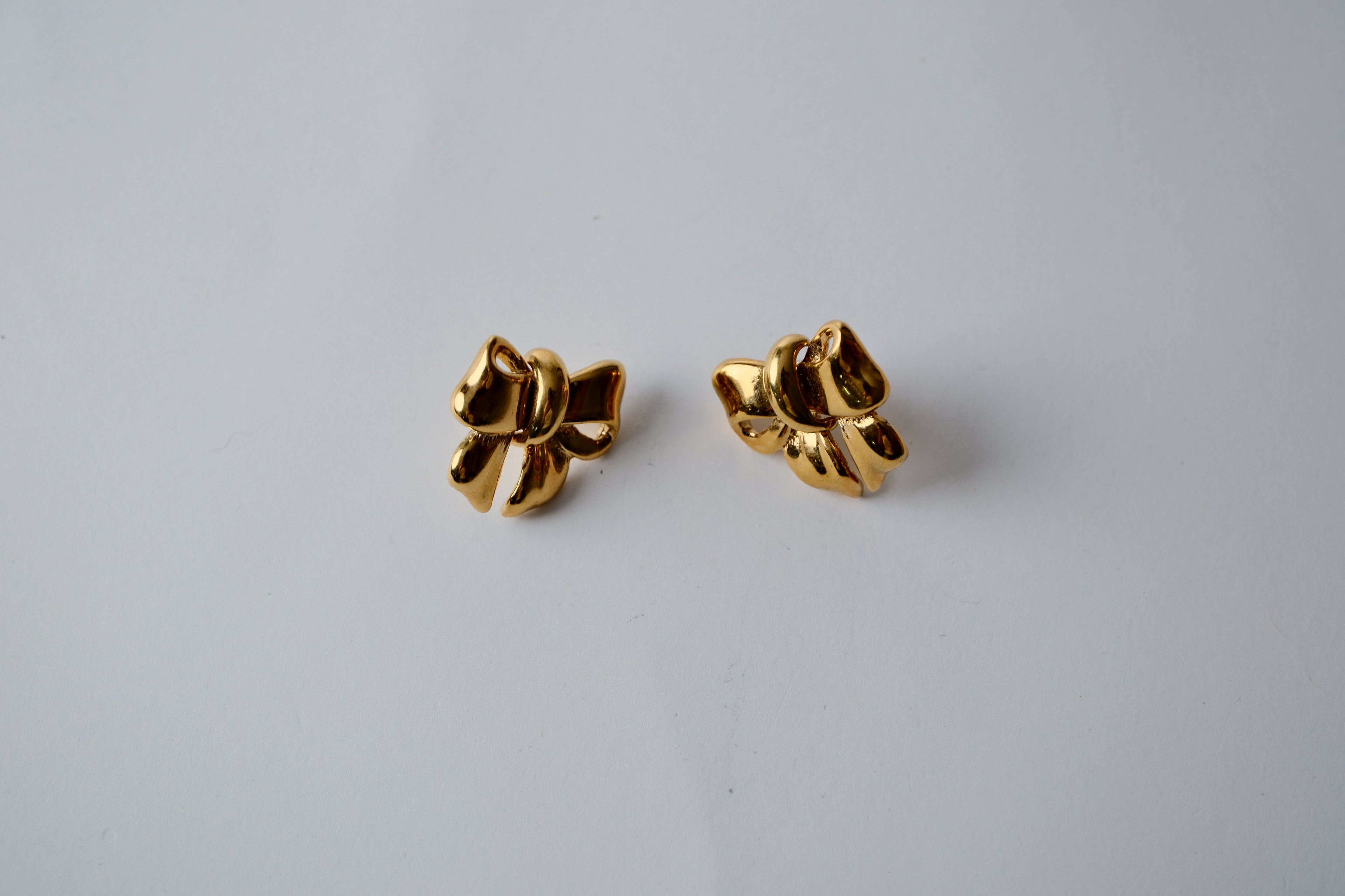 Vintage Gold Bow Studs