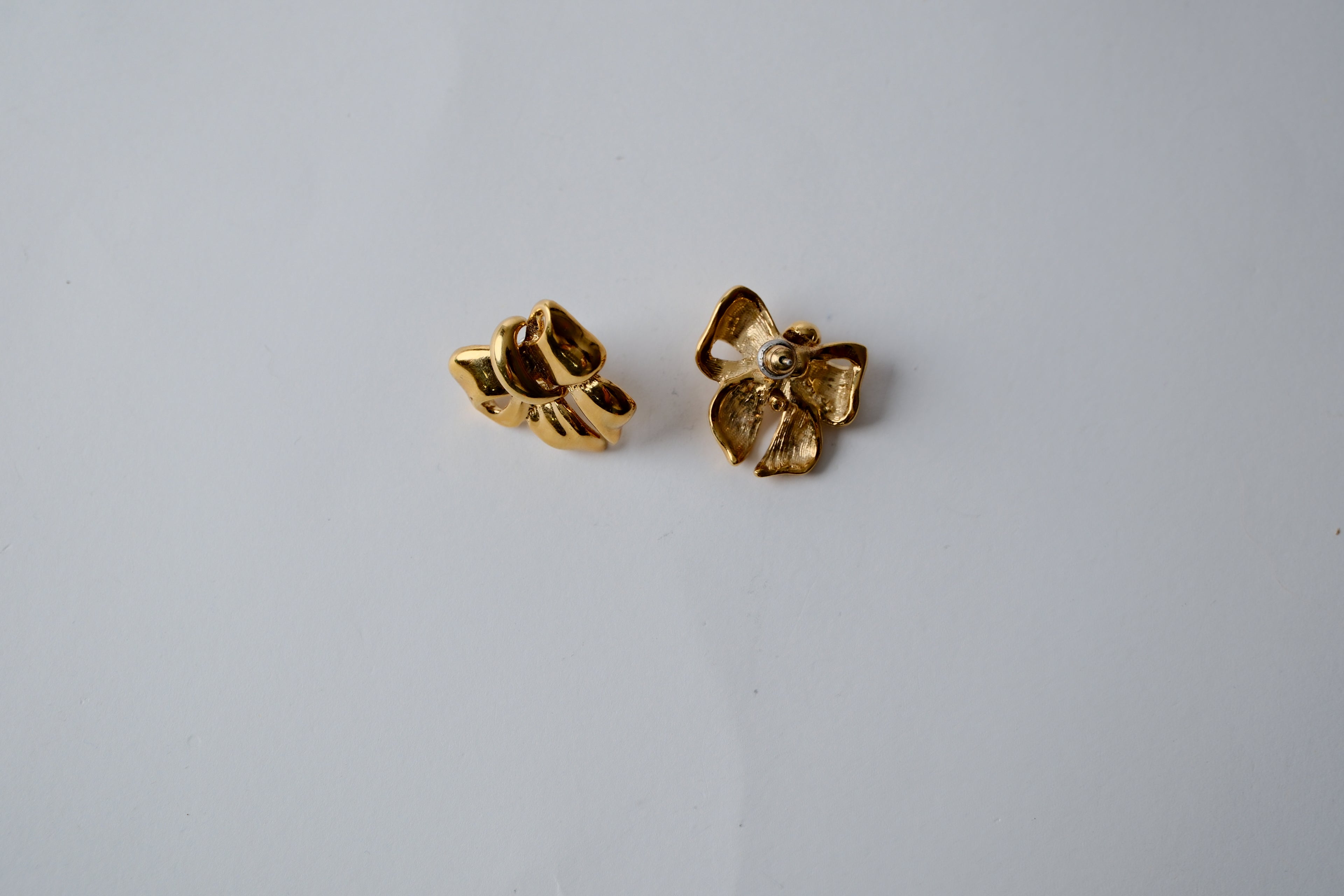 Vintage Gold Bow Studs
