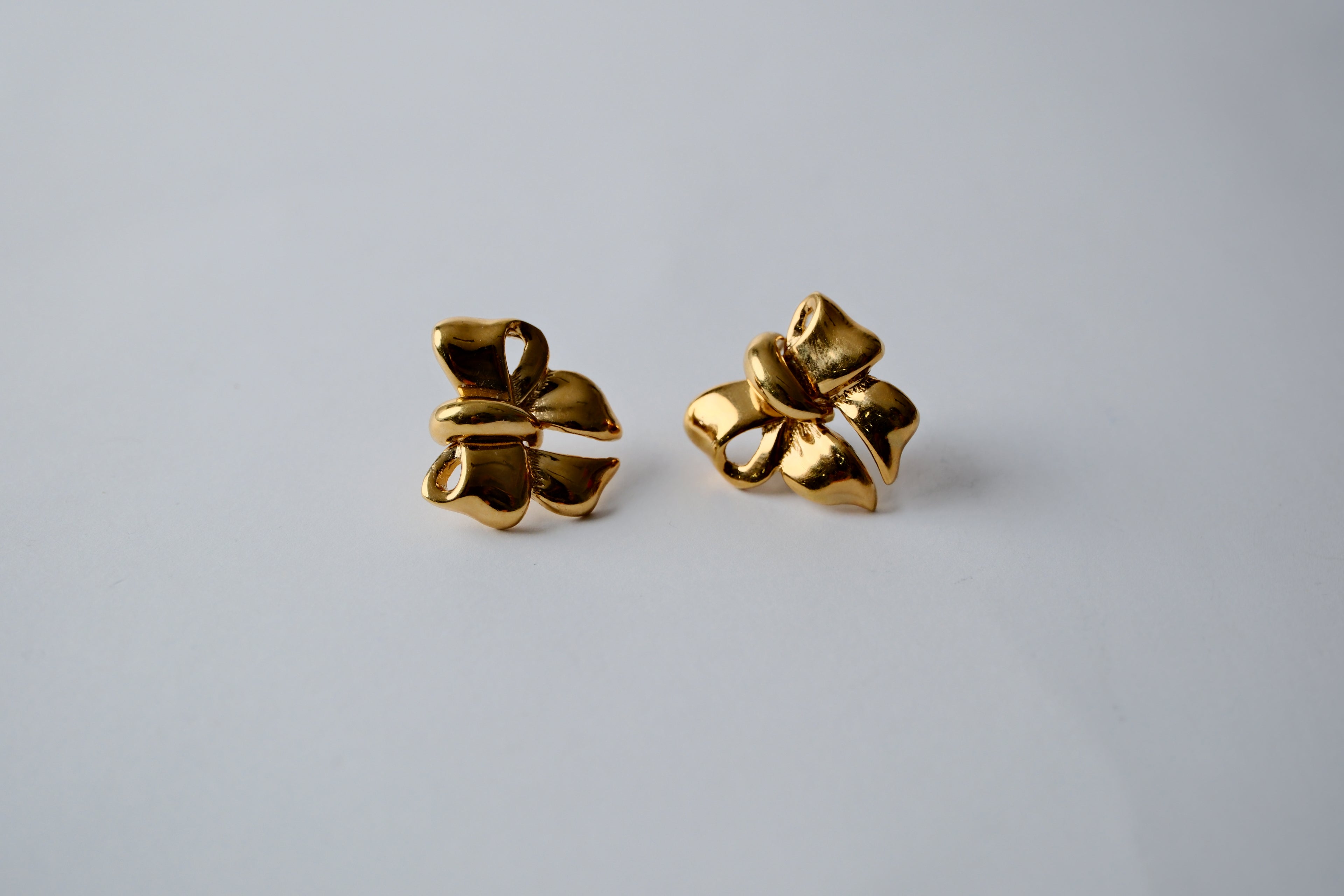 Vintage Gold Bow Studs