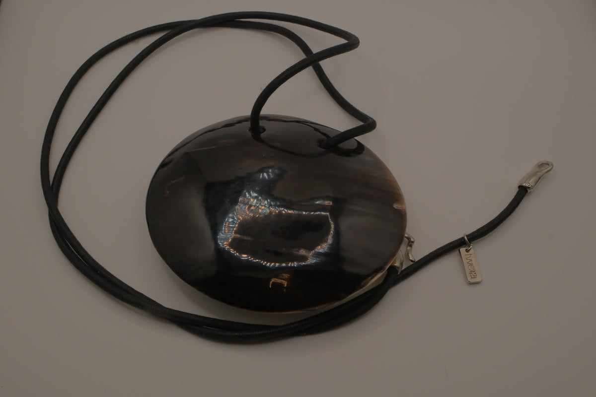 Natural horn pendant necklace