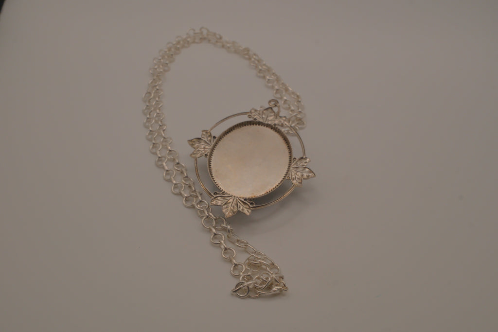 Victorian-style blue and white rose cameo pendant necklace