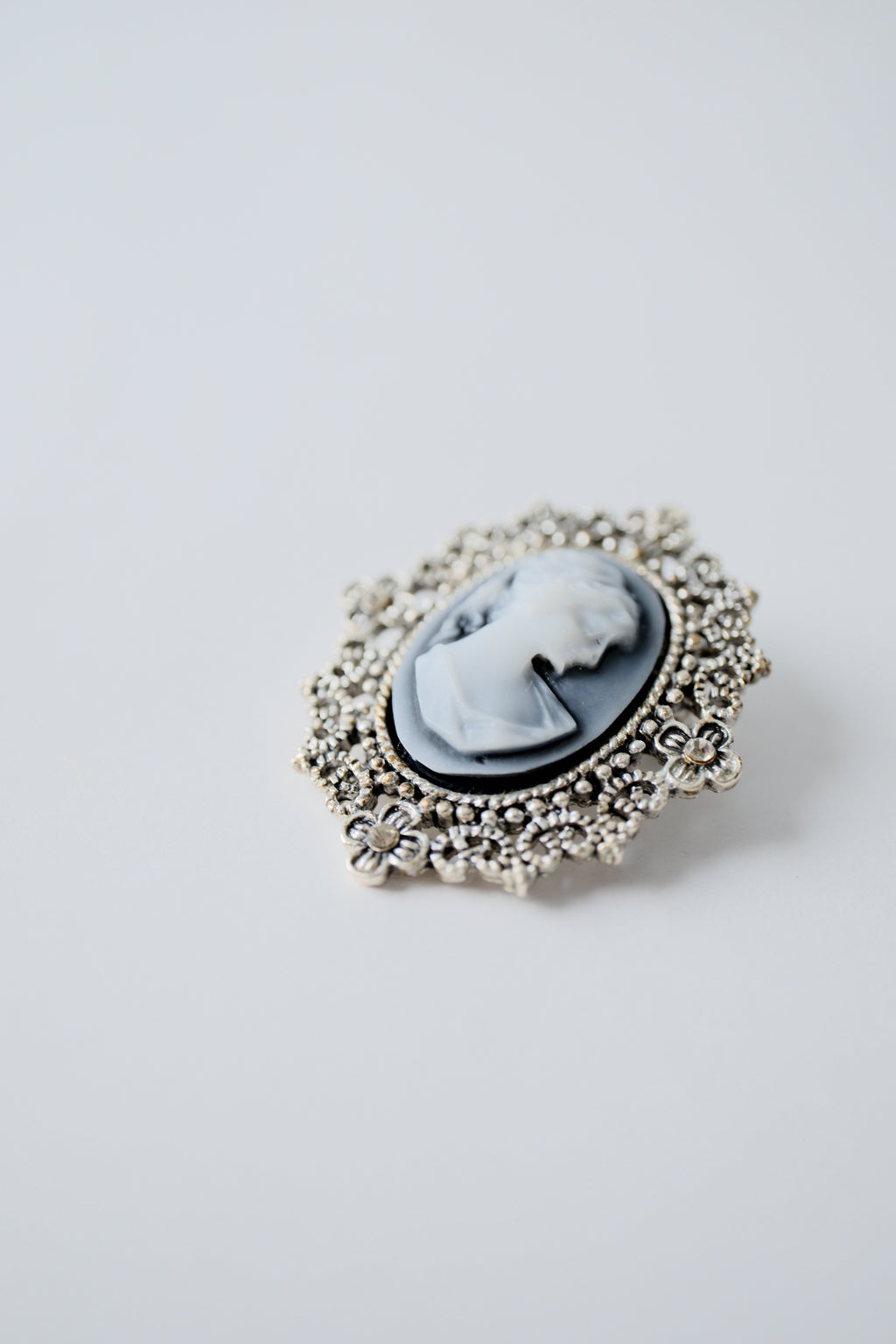 Vintage Cameo Filigree Brooch