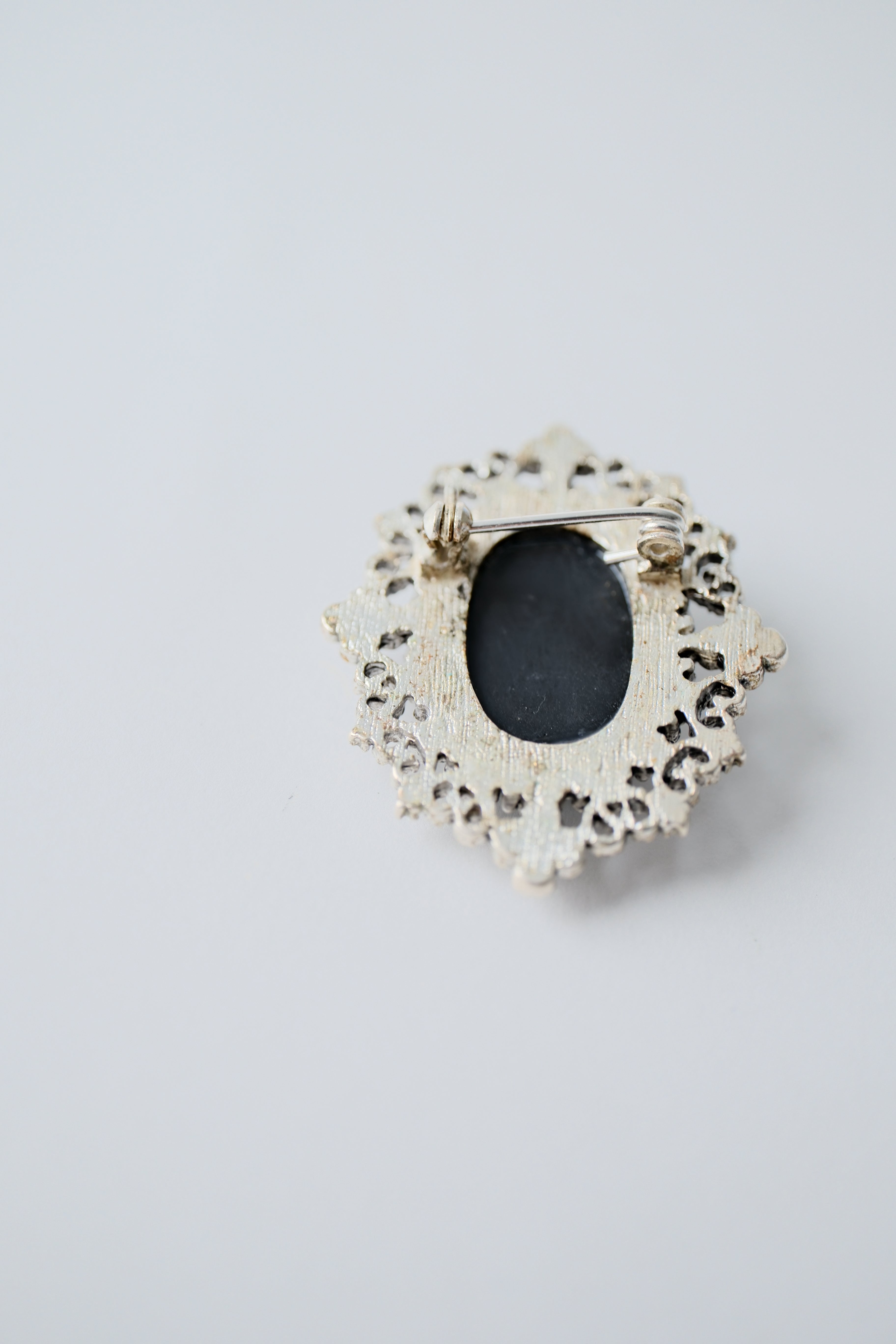 Vintage Cameo Filigree Brooch