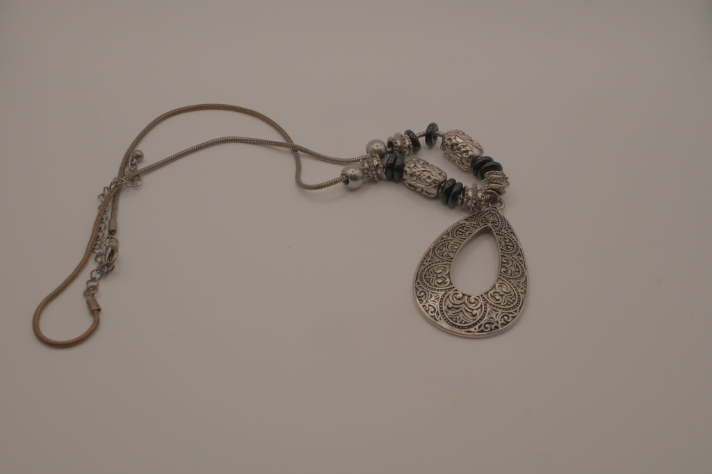 Vintage openwork filigree teardrop pendant necklace