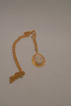 Vintage pink cameo pendant necklace&nbsp;
