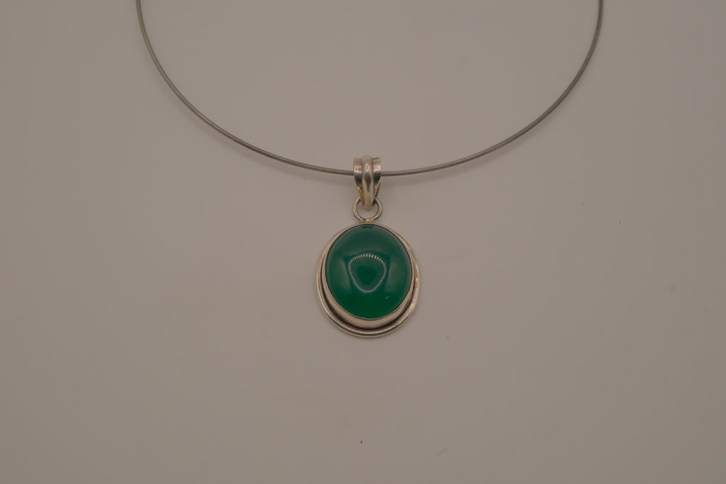 Sterling silver Oval green onyx pendant on silver-tone wire choker