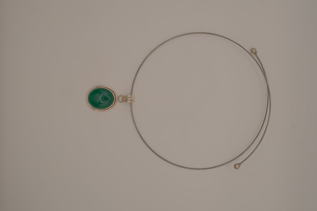 Sterling silver Oval green onyx pendant on silver-tone wire choker