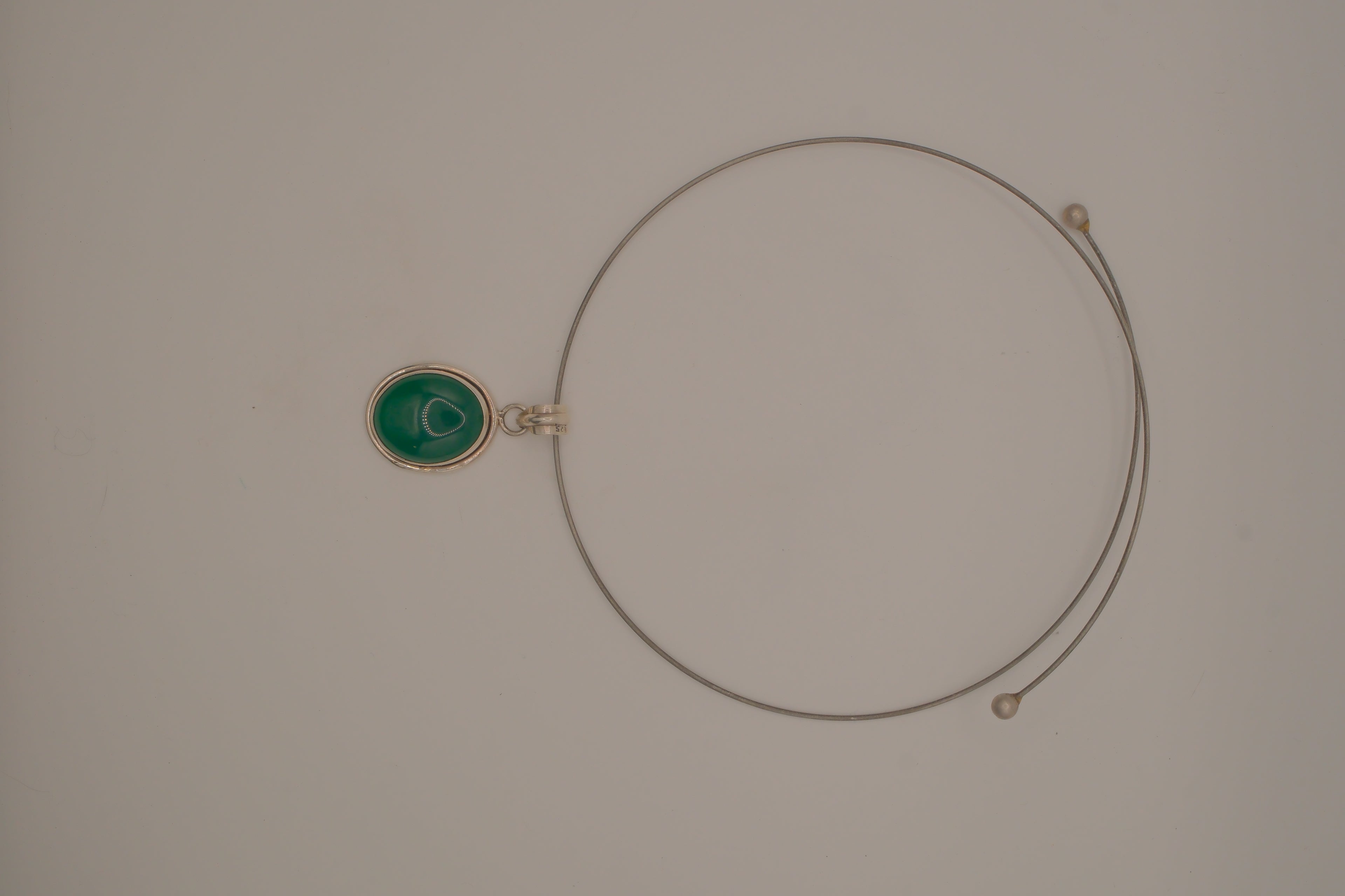 Sterling silver Oval green onyx pendant on silver-tone wire choker