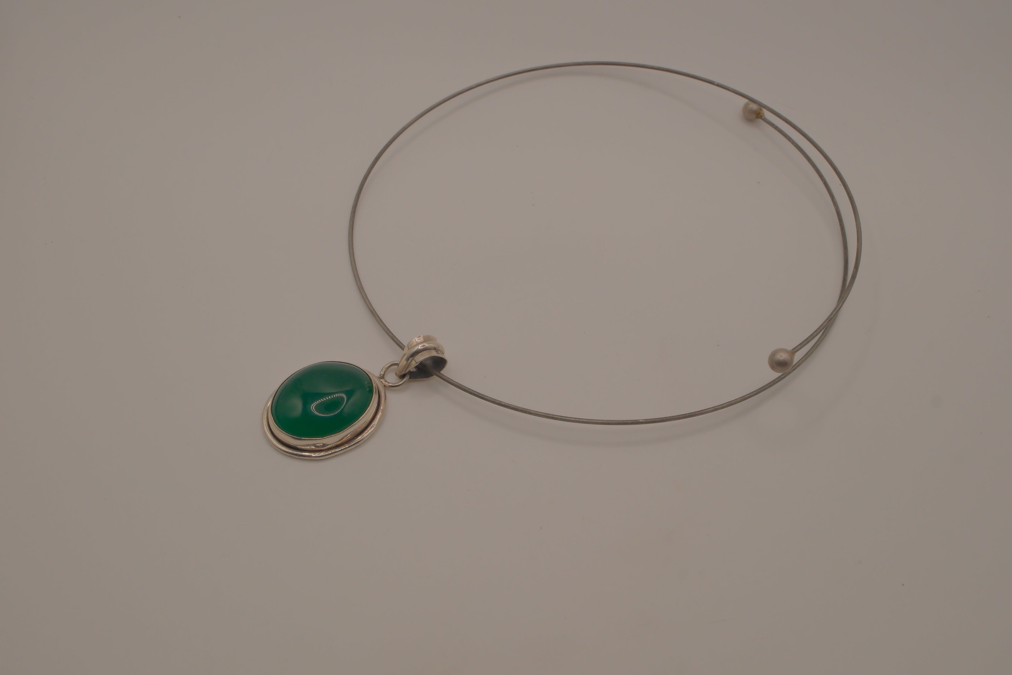 Sterling silver Oval green onyx pendant on silver-tone wire choker