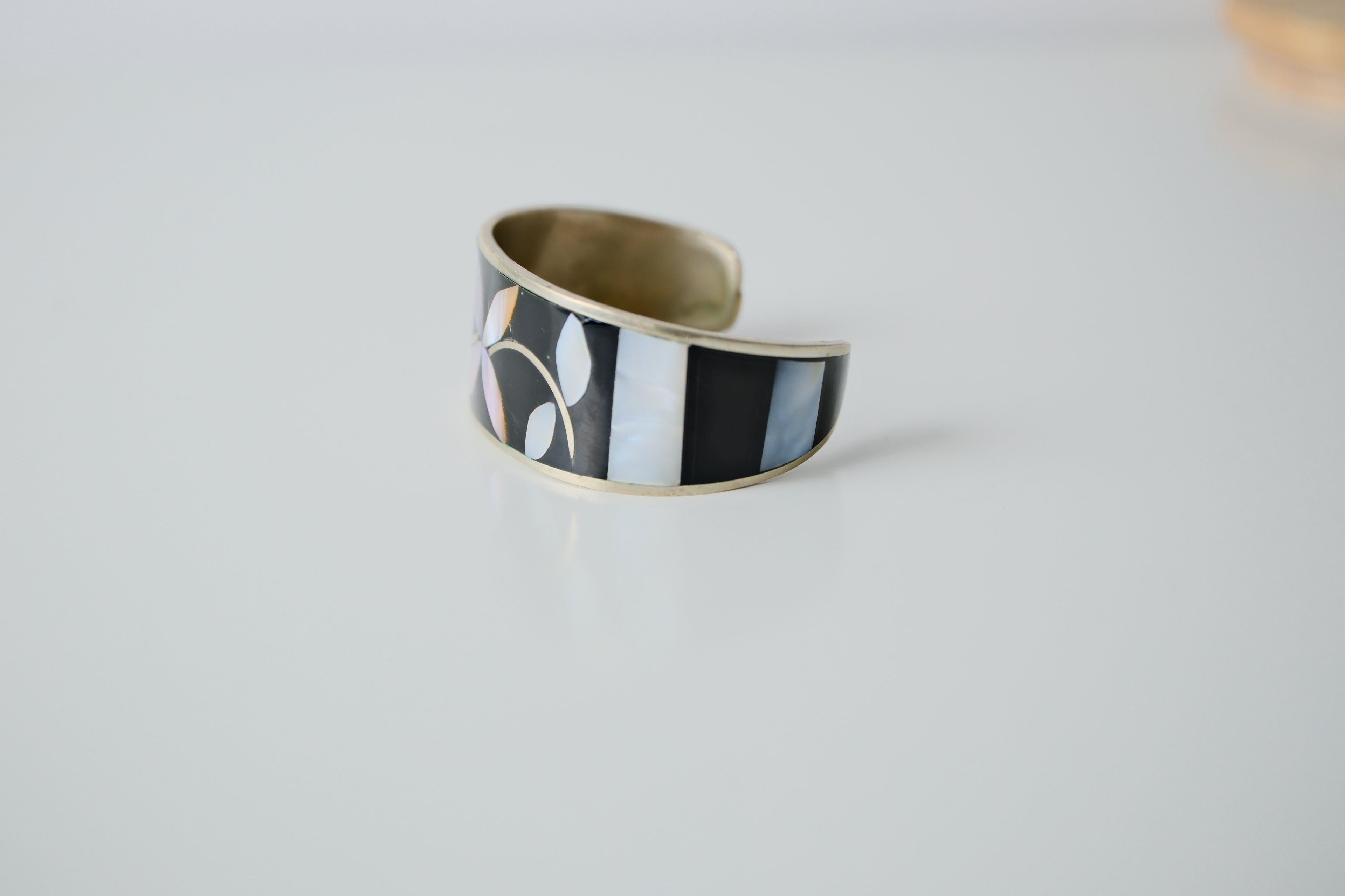 Vintage Sterling Silver Mother of Pearl Inlay Flower cuff bracelet