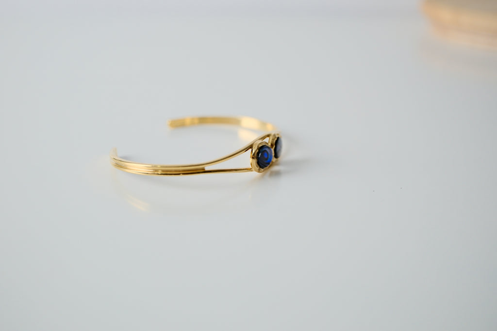 Vintage Gold tone Twin Abalone shell bangle