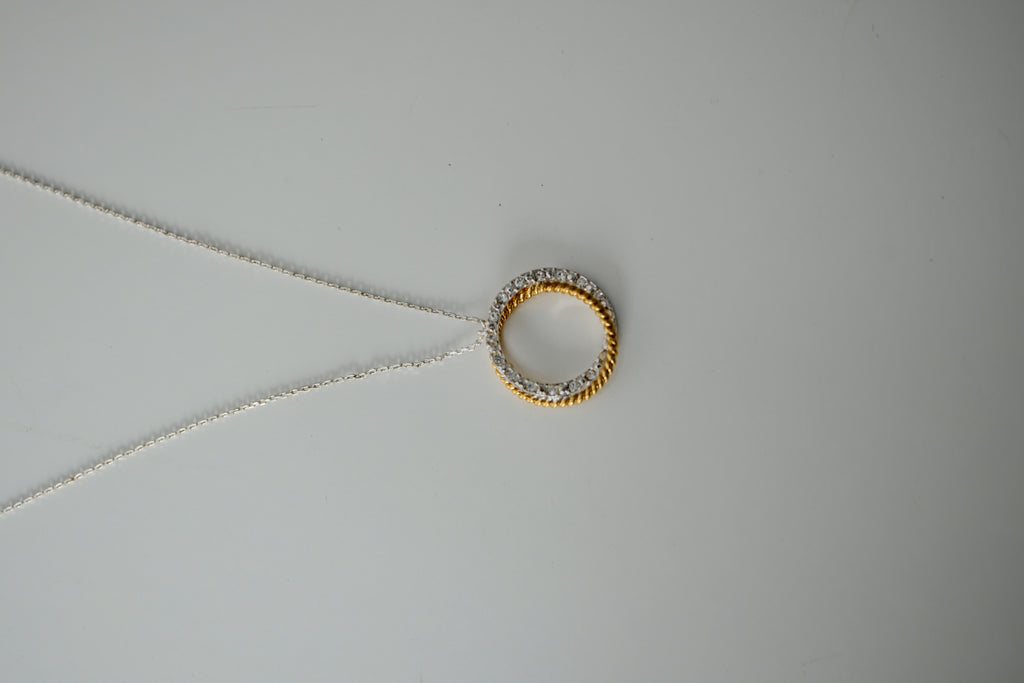 Vintage Avon Two Tone Circle Necklace