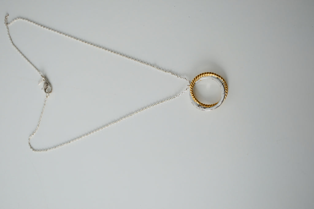 Vintage Avon Two Tone Circle Necklace