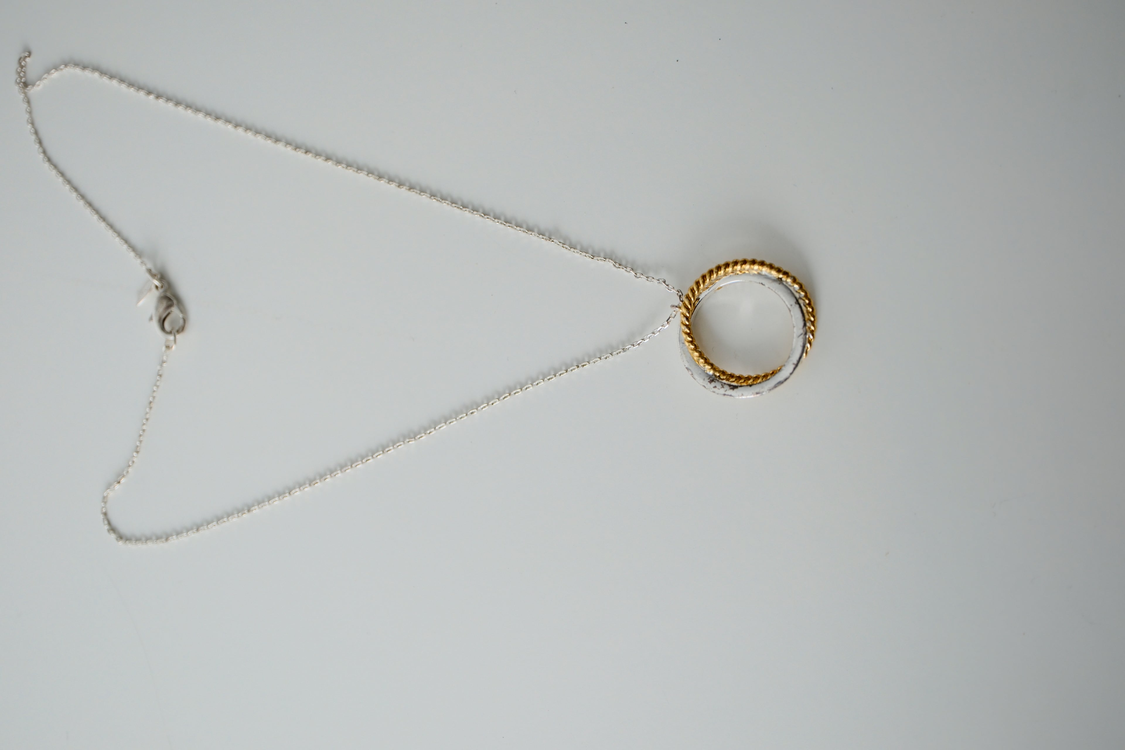 Vintage Avon Two Tone Circle Necklace