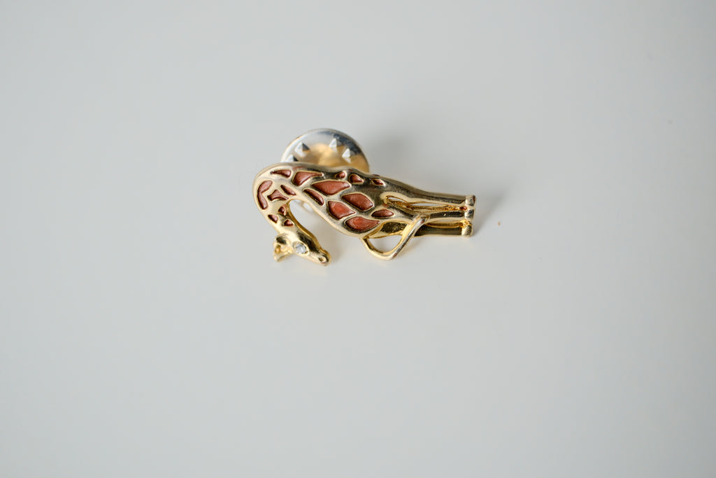 Gold Giraffe Pin
