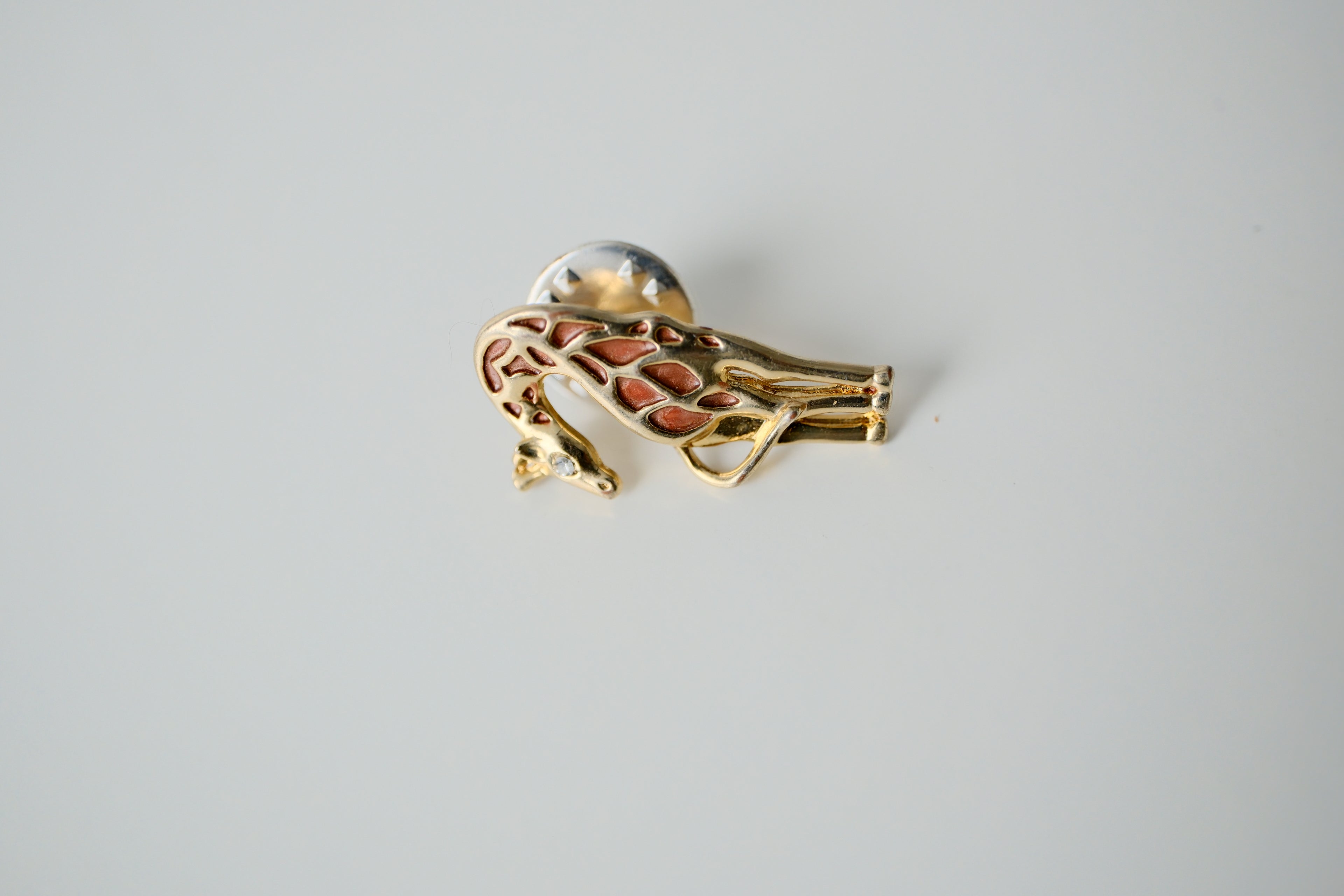 Gold Giraffe Pin
