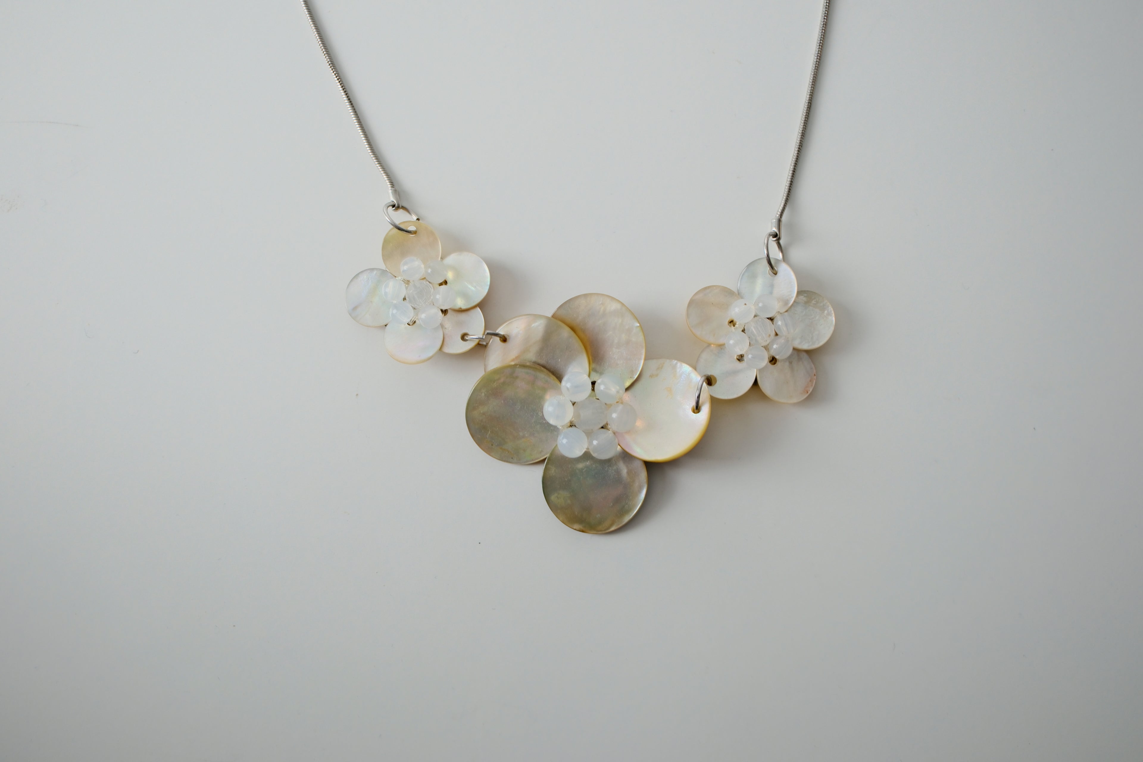 Vintage Mother of Pearl Flower Necklace&nbsp;