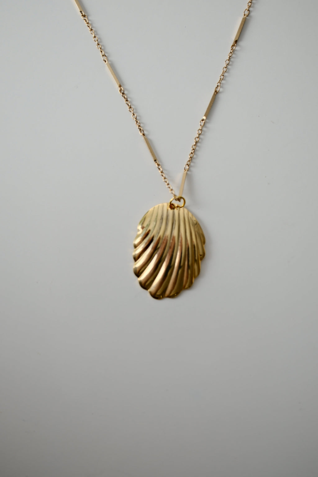 Gold tone Shell Necklace