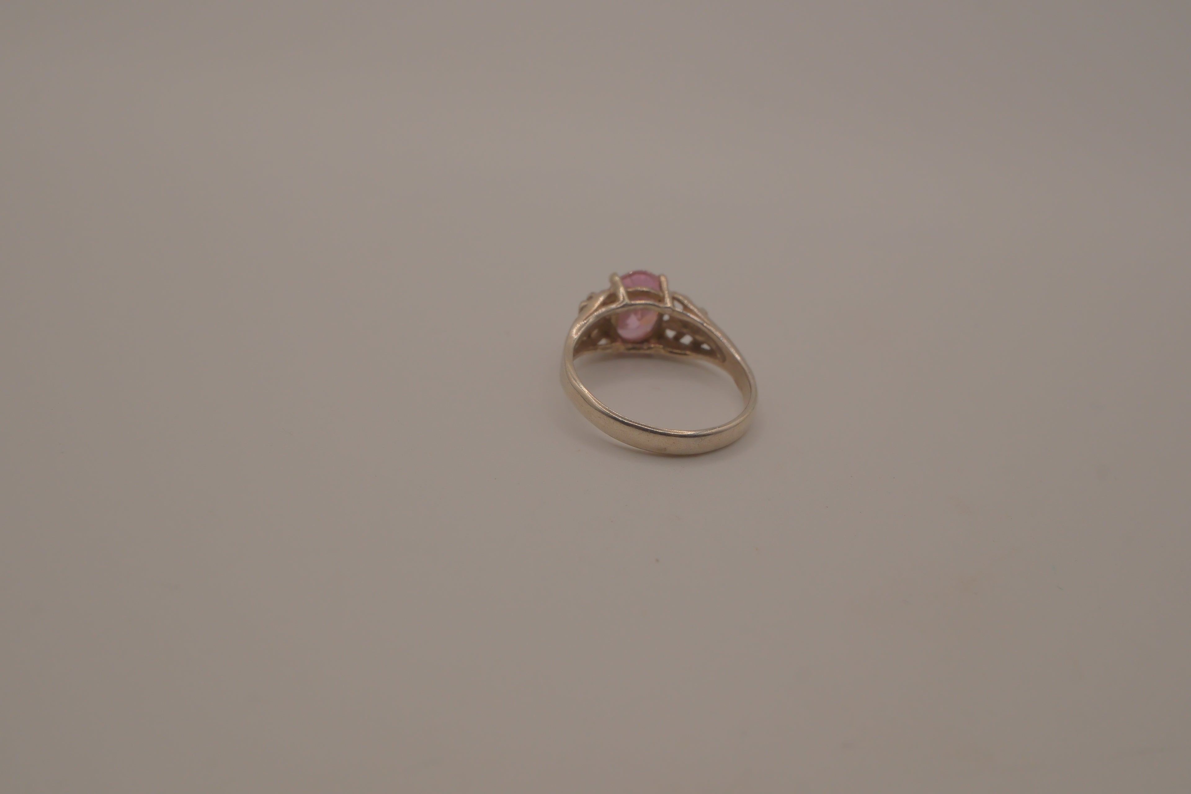 Vintage sterling silver Pink stone openwork ring