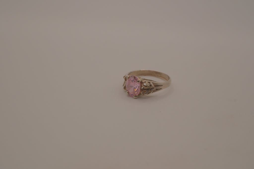 Vintage sterling silver Pink stone openwork ring