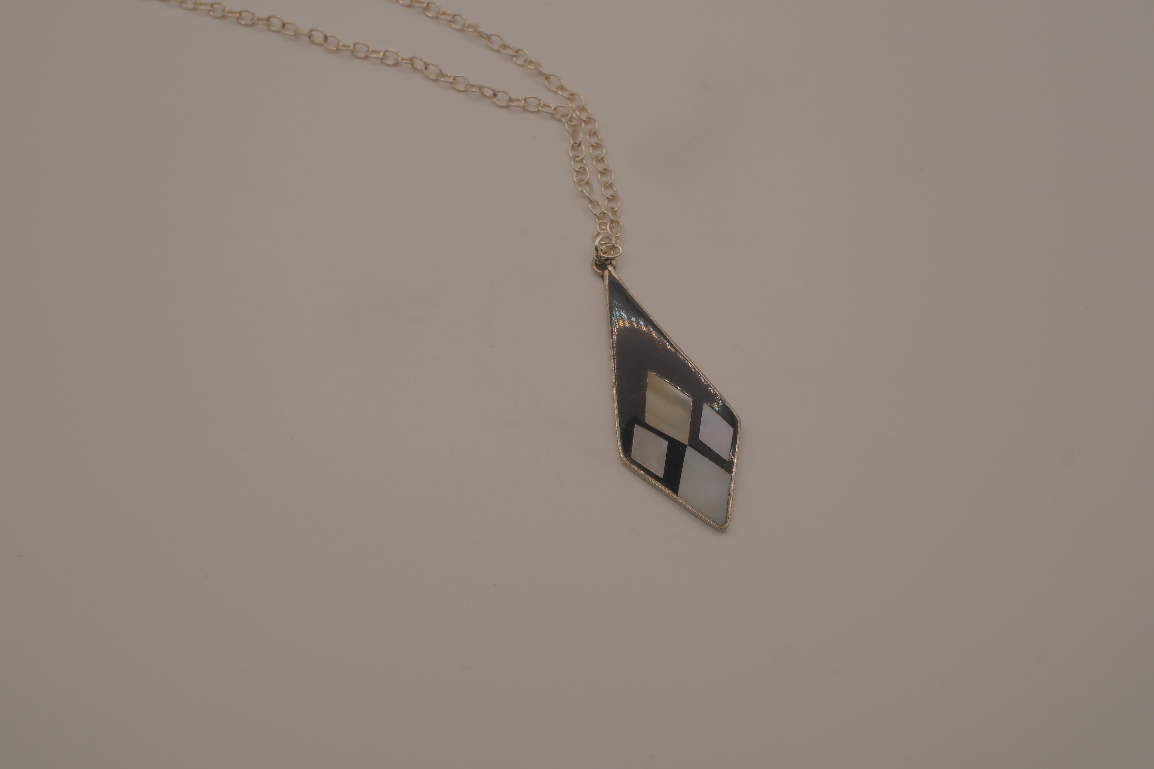 Vintage Sterling silverv mother-of-pearl geometric pendant necklace