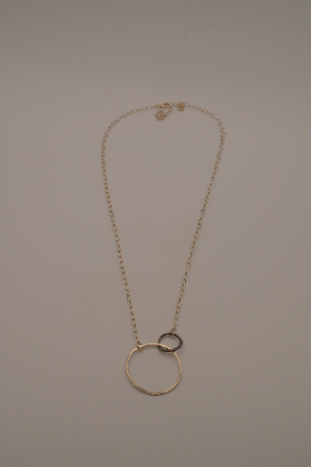 Sterling silverv minimalist interlocking double circle necklace
