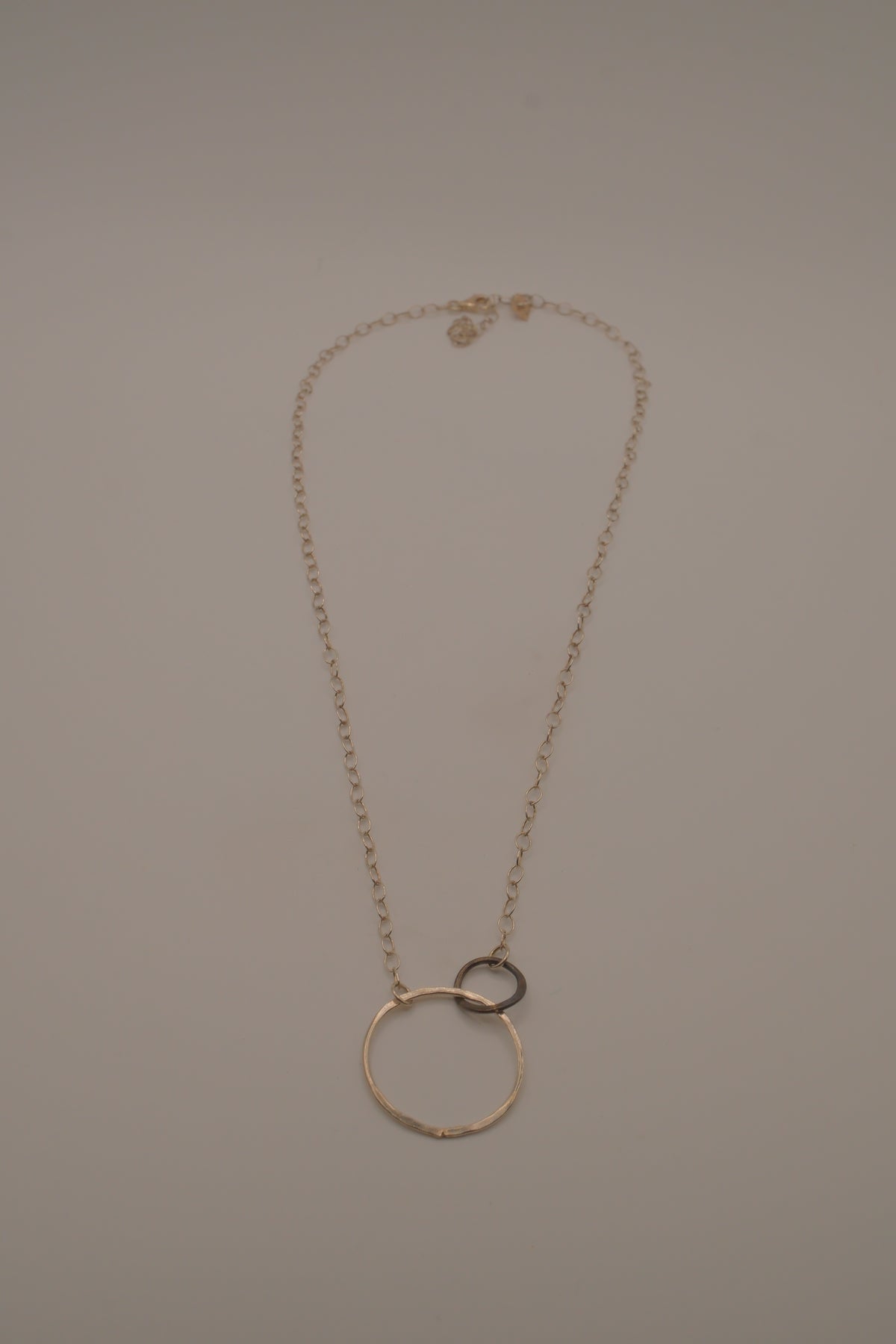 Sterling silverv minimalist interlocking double circle necklace
