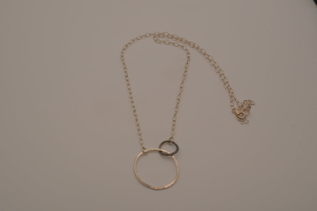 Sterling silverv minimalist interlocking double circle necklace