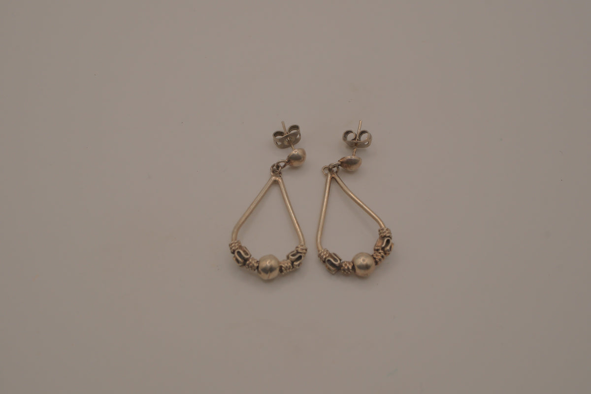 Vintage Sterling silver teardrop dangle earrings