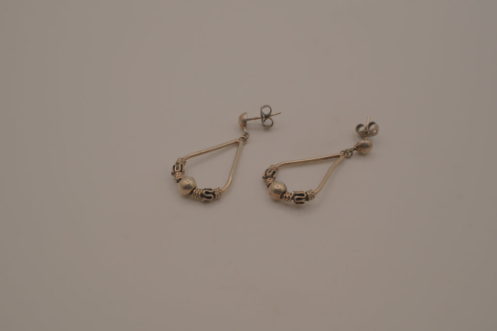 Vintage Sterling silver teardrop dangle earrings