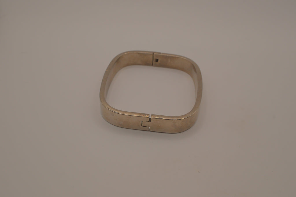 Sterling silver rectangular hinged bangle bracelet