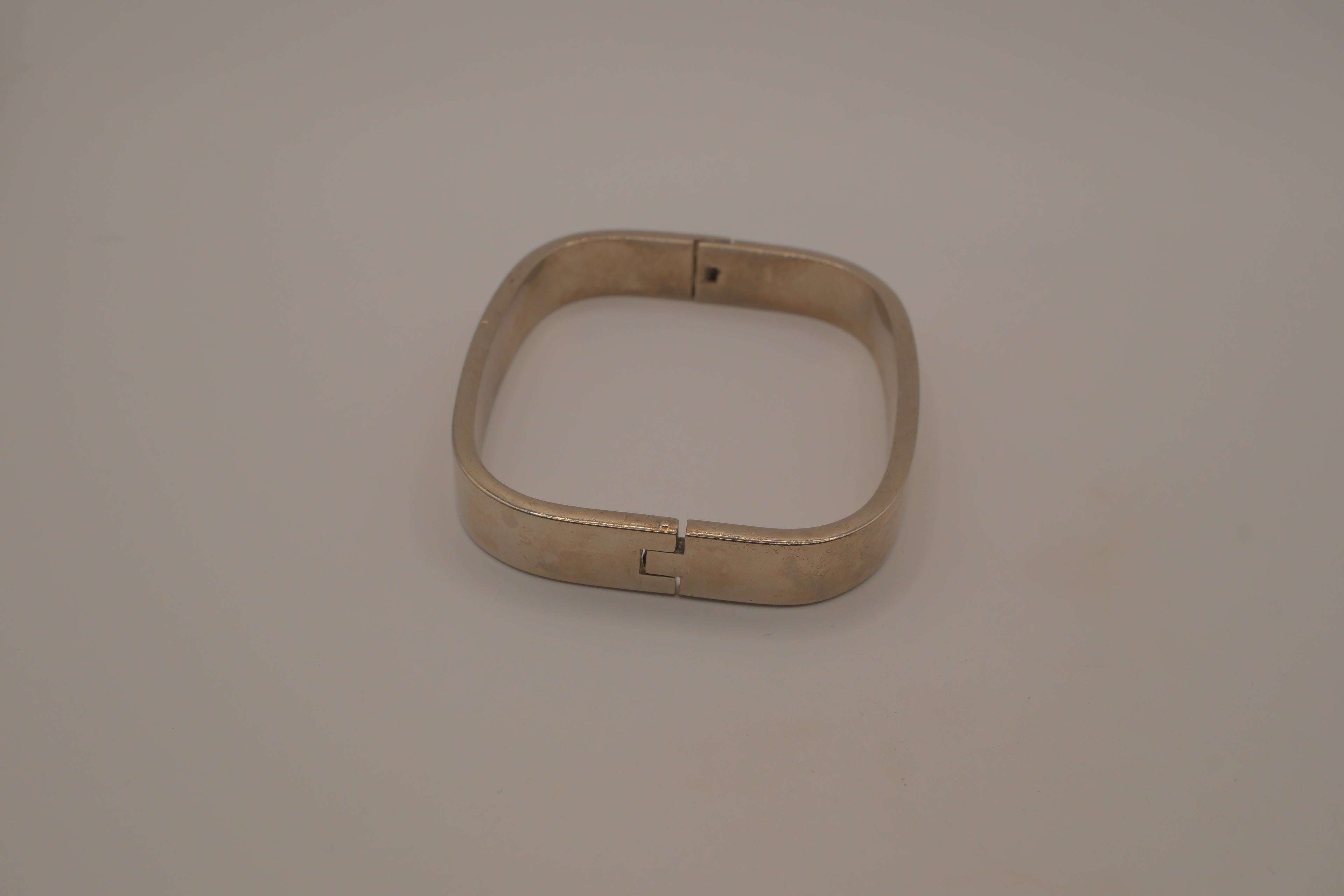 Sterling silver rectangular hinged bangle bracelet