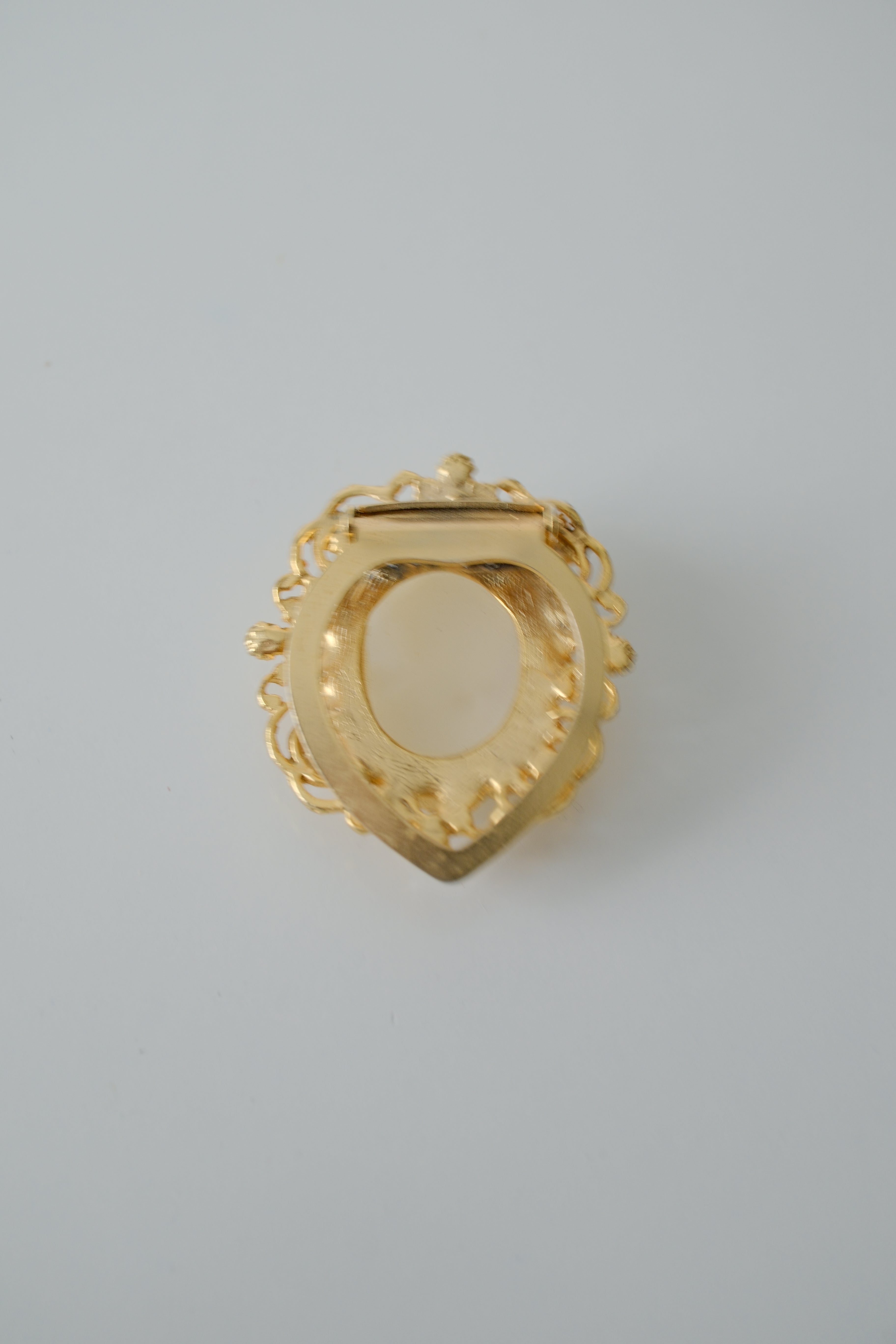 Vintage Florenza gold-tone cameo Scarf Clip