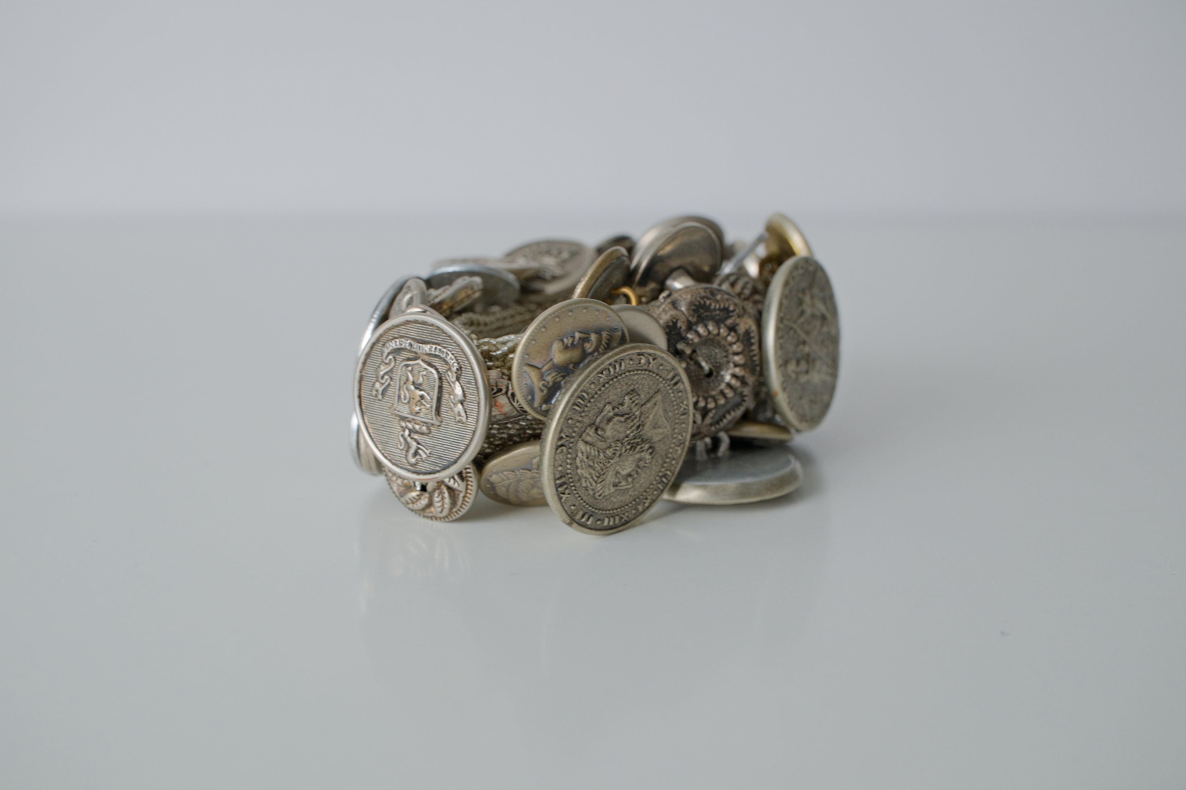 Vintage Assorted Buttons Mesh Bracelet