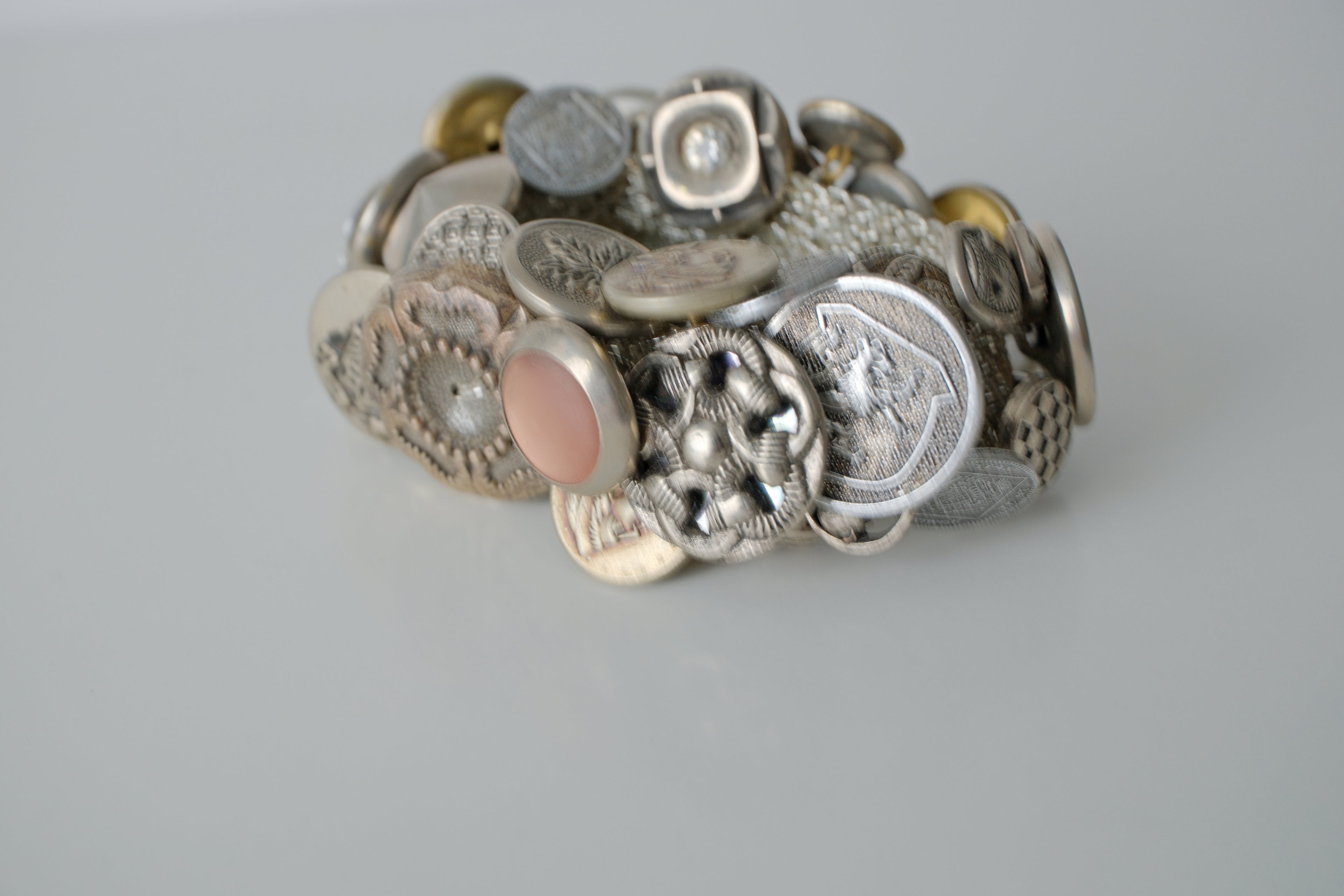 Vintage Assorted Buttons Mesh Bracelet