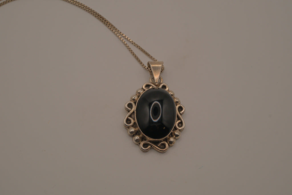 Vintage Mexican sterling silver black onyx pendant necklace