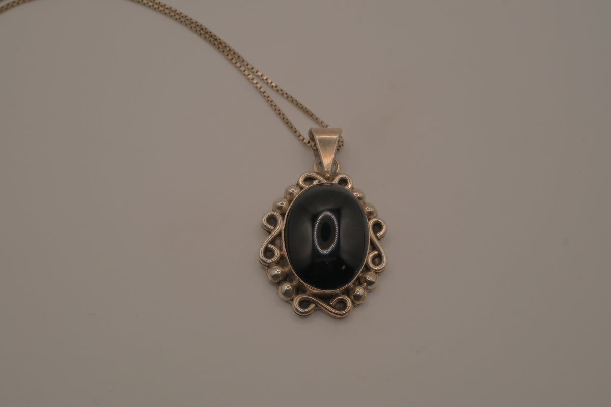 Vintage Mexican sterling silver black onyx pendant necklace