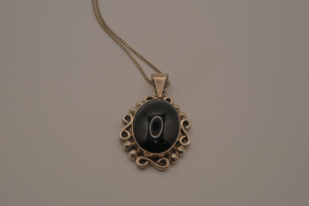 Vintage Mexican sterling silver black onyx pendant necklace