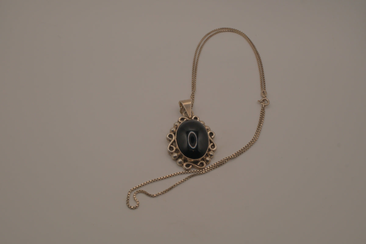 Vintage Mexican sterling silver black onyx pendant necklace